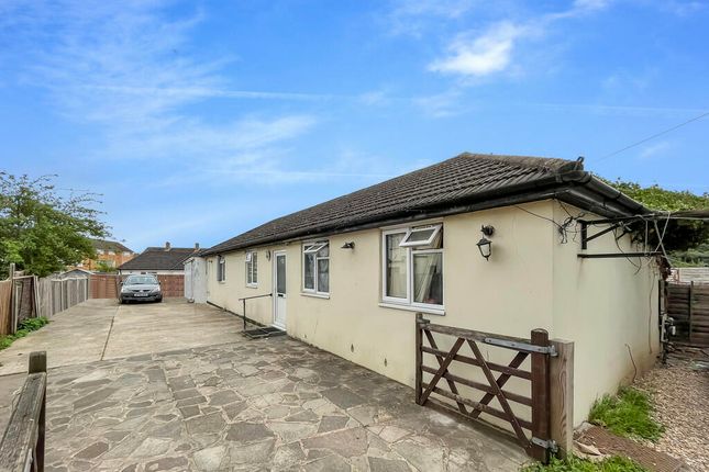 Thumbnail Bungalow to rent in Sutton Lane, Hounslow, Greater London
