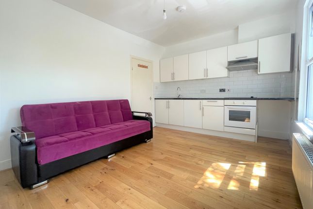 1 bed flat to rent in First Flooor, Thackery Avenue, Bruce Grove N17