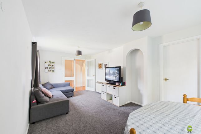 17, Chalice Way, Greenhithe photo 4