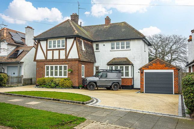 4-bed house on 36, St James Gardens, Westcliff-on-sea, £900,000