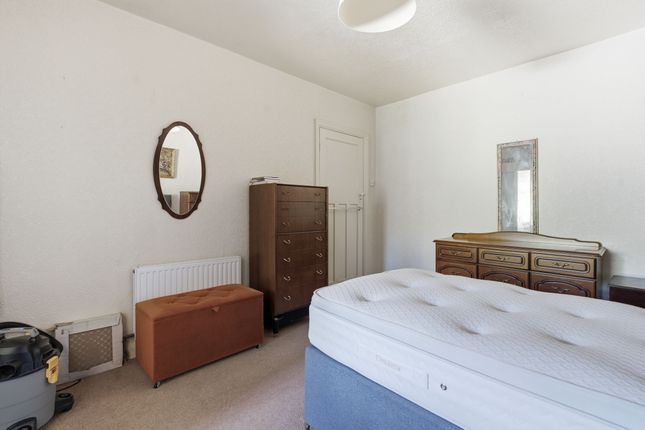 8 The Crescent, Weston-Super-Mare photo 4