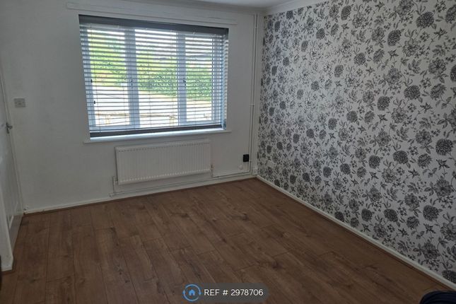 Castlebeck Drive, Sheffield photo 4