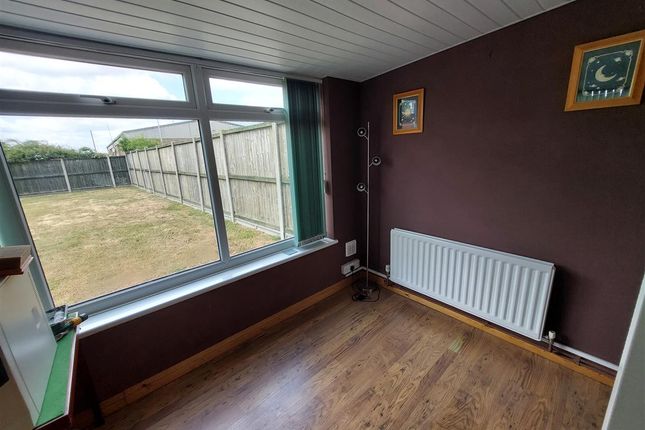 28, Wakefield Way, Hythe photo 4