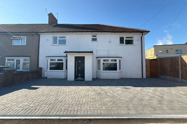 79 Faraday Road, Slough photo 2