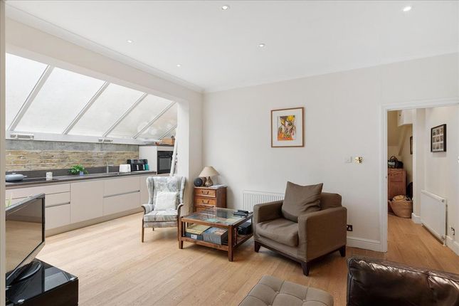 Flat for sale in Colehill Lane, Fulham, London