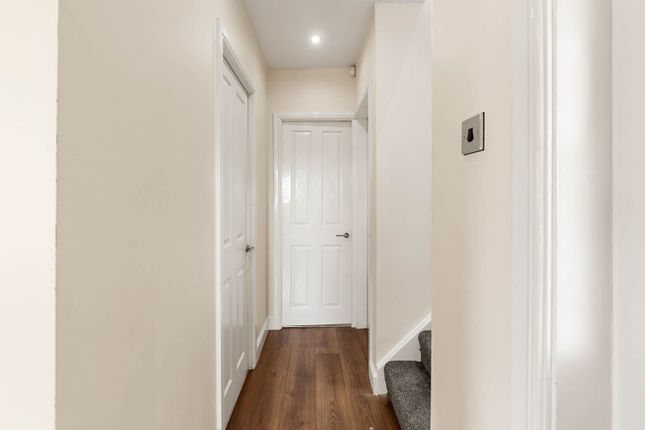 42, Wheatfield Avenue, Huddersfield photo 5