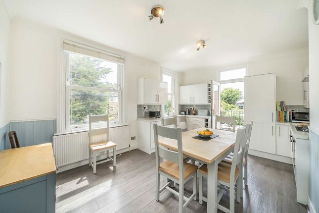 6, Lessingham Avenue, London photo 4