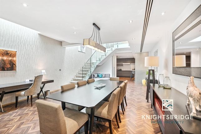 Town house to rent in Cheval Pl, Knightsbridge