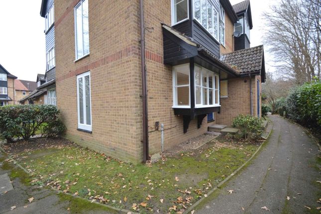 Thumbnail Flat to rent in Williams Close, Addlestone