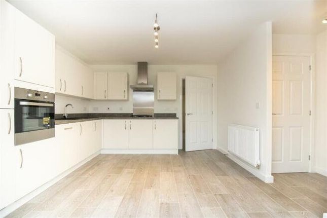 38, Wisteria Drive, Nottingham photo 3