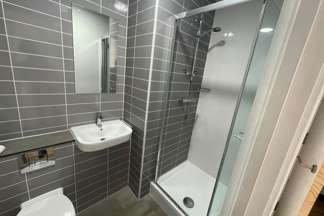 25, Leicester photo 4