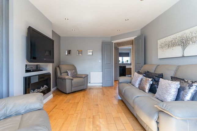 9 Edney View, Newport photo 3