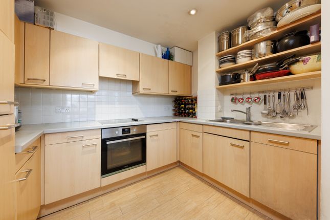 Flat for sale in Consort Rise House, 203 Buckingham Palace Road, London