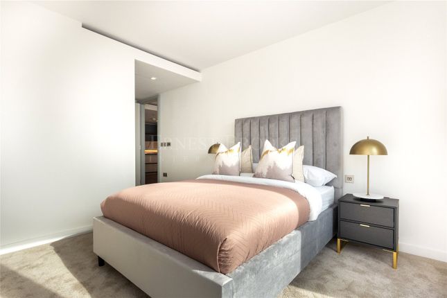 Flat to rent in Westmark Tower, West End Gate, Marylebone