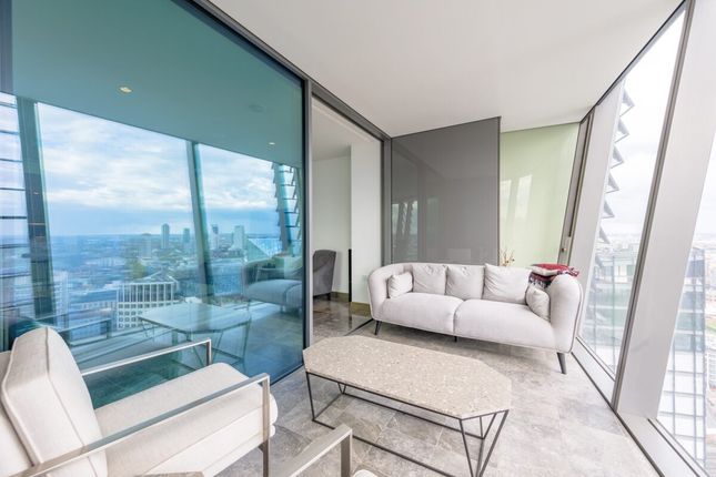 Flat for sale in Blackfriars Road, London