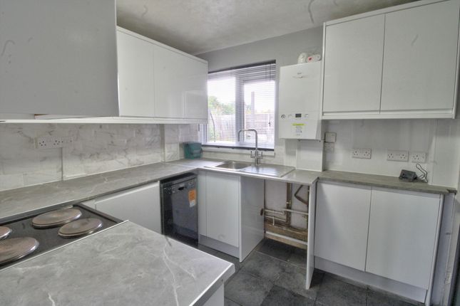 156 The Downs, Harlow photo 2