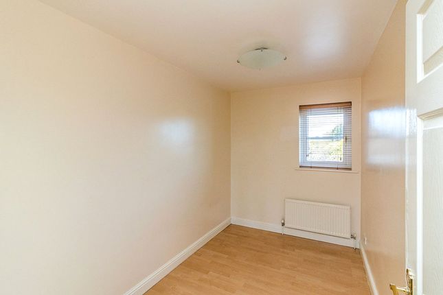Flat for sale in Garden Court, Barnsley, South Yorkshire