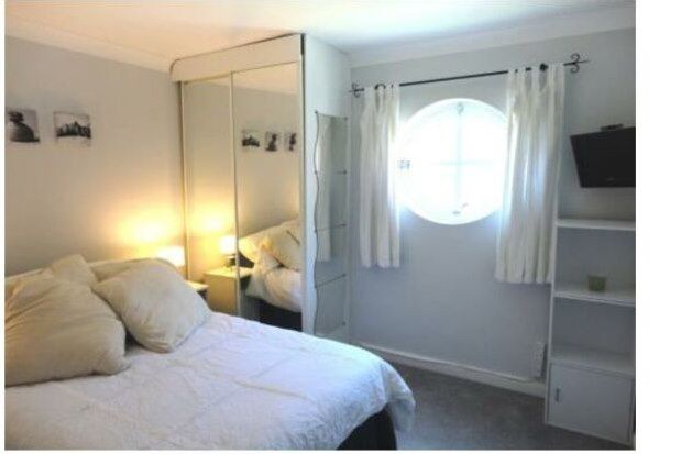 Flat to rent in Langtons Wharf, Leeds