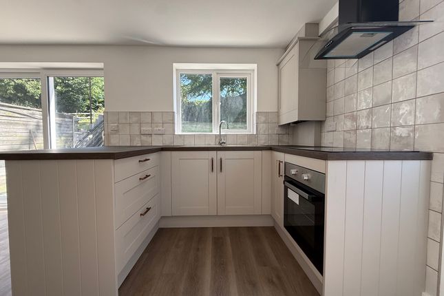 22, Glan Dulais, Swansea photo 5