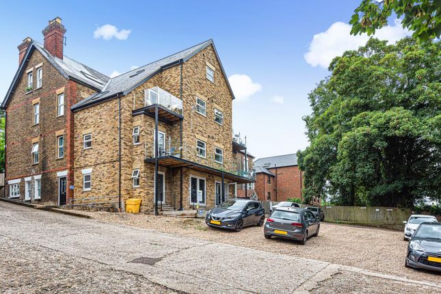 Flat to rent in High Wycombe, Buckinghamshire