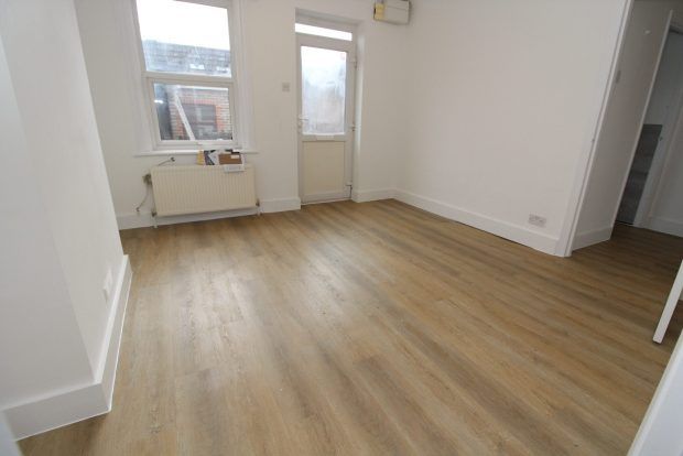 44, a Queens Road, Haywards Heath photo 5