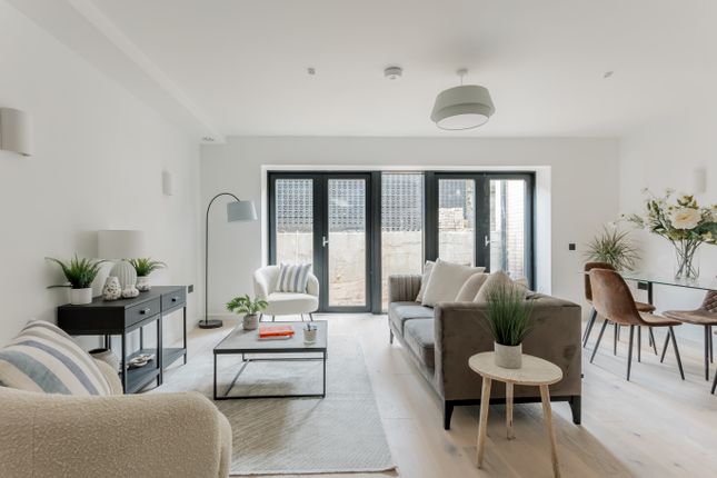 Thumbnail Flat to rent in St. Ann's Hill, London