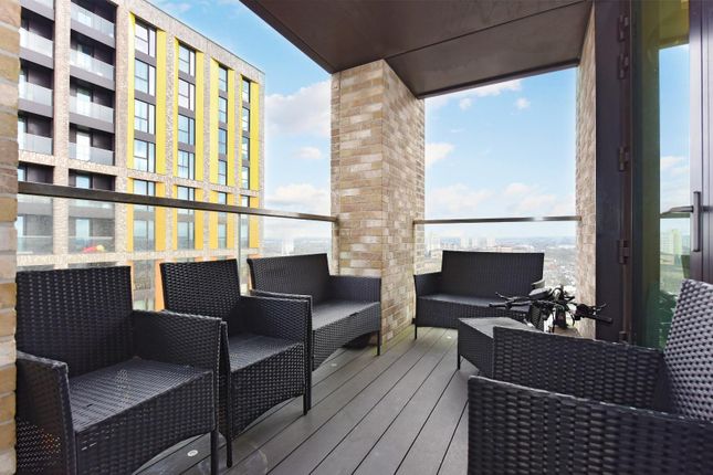 79 and 80, Haines House, Charles Clowes Walk, London photo 4