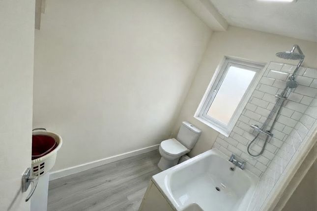 27, Southwark Park Road, London photo 4