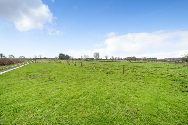 Equestrian property for sale in Asquith Avenue, Ealand, Scunthorpe