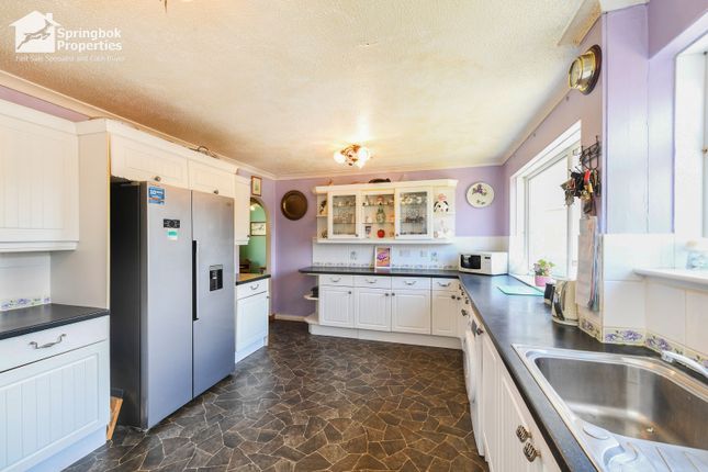 6, Polventon Close, Penzance photo 4