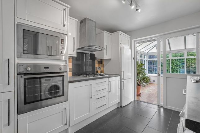 12, Treelands Close, Cheltenham photo 2