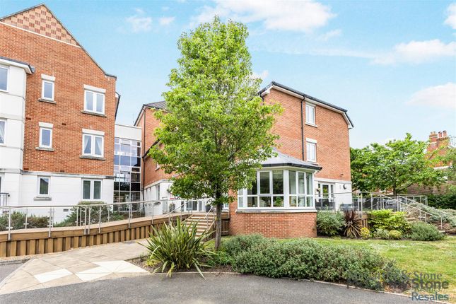 40 Crayshaw Court, Abbotsmead Place, Reading photo 3