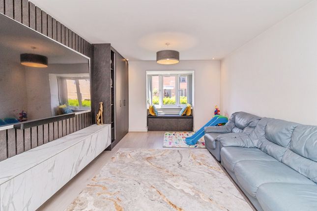 18, Colosseum Drive, Dunstable photo 4