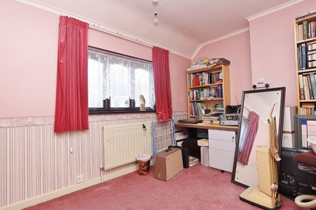 End terrace house for sale in Lambourne Road, Barking
