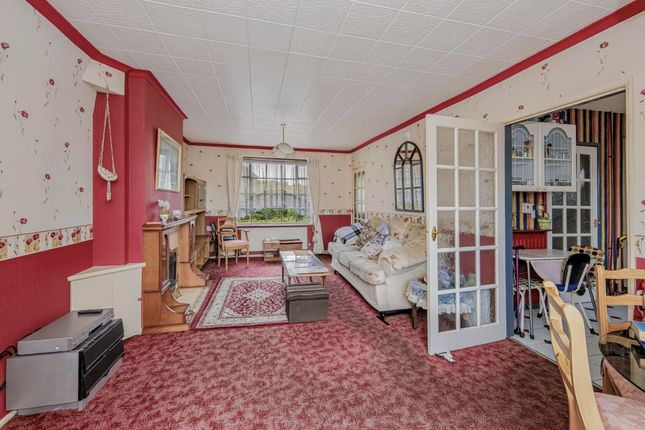2 Cheviot Close, Newcastle photo 3