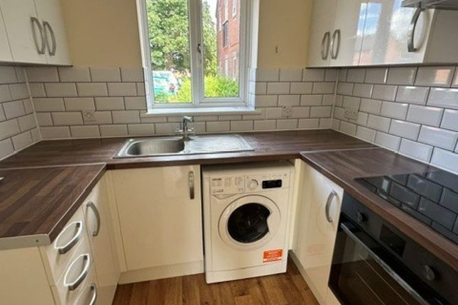 19, ADWOOD COURT, THATCHAM photo 3