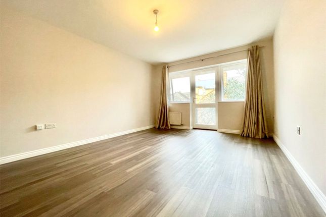 16, Barkham Mews, Reading photo 2