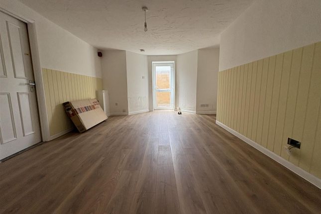Flat 1, 10, Waterloo Road, Lowestoft photo 4