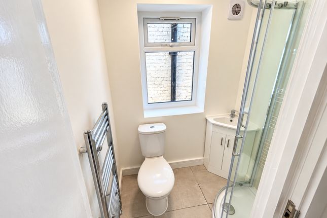 Flat 1 24, Luton Road, Chatham photo 4