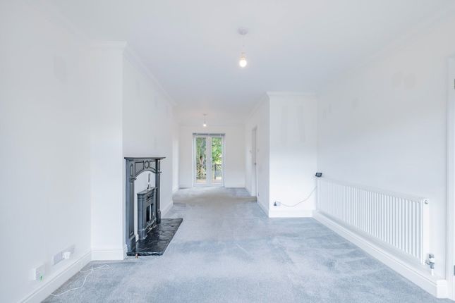 The Fairn, Beacon Road, Crowborough photo 3