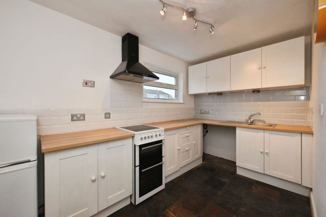 1, Chaucer Court, Chaucer Way, Hoddesdon photo 3