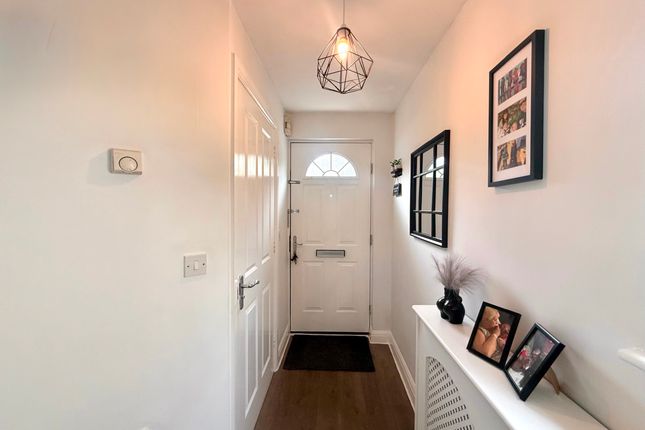 33 Heol Llwynffynon, Bridgend photo 3