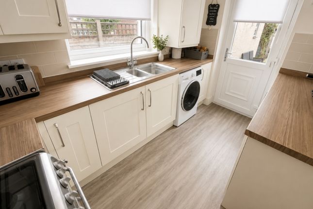 6, Dawlish Close, Blackburn photo 3