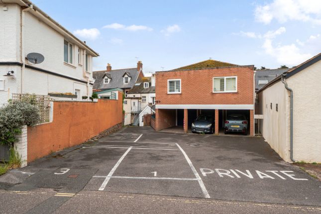 Flat 6, 15-17,, High Street, Devon photo 4