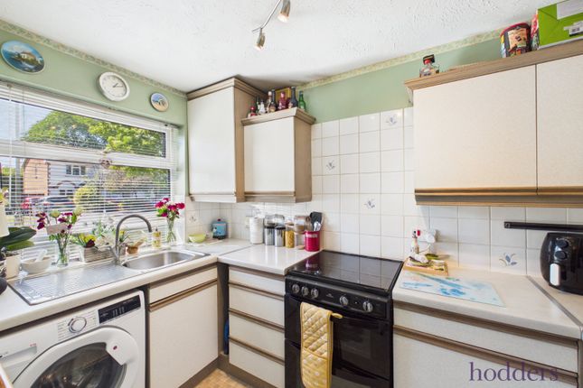 47, Marshall Place, New Haw photo 3