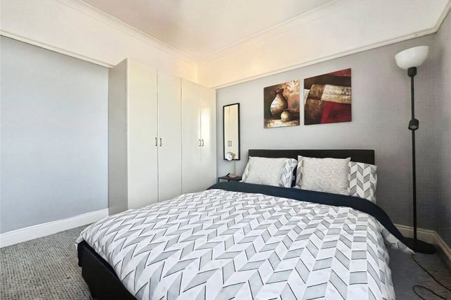 Room 3, 177, Lyndhurst Avenue, Twickenham photo 2