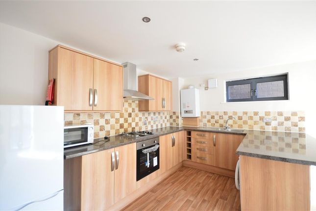 Flat to rent in Station Road, Kettering