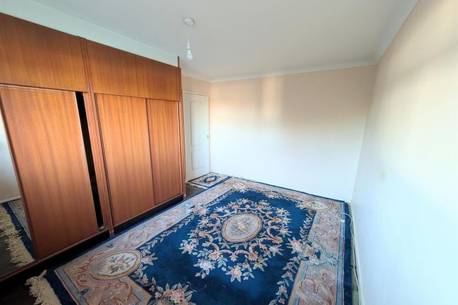 7, Durham Crescent, Coventry photo 4