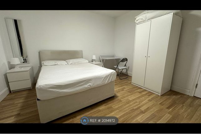 Thumbnail Room to rent in High Street South, London