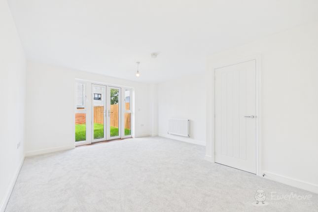 19, Coldstream Close, Folkestone photo 4